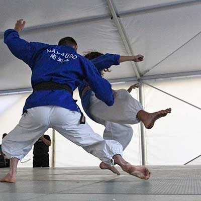 Vertical Dance Image